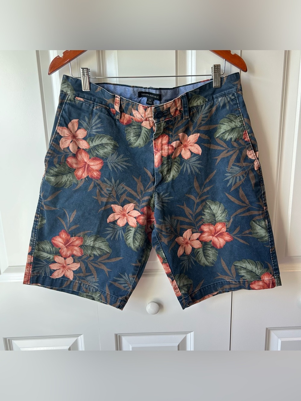 🌺 Banana Republic Tropical Floral Chino Shorts —‎ Size 33 🌴